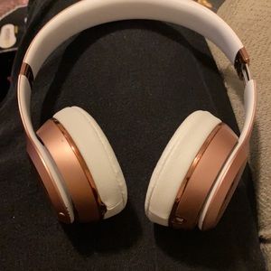 Rose gold solo 3 beats